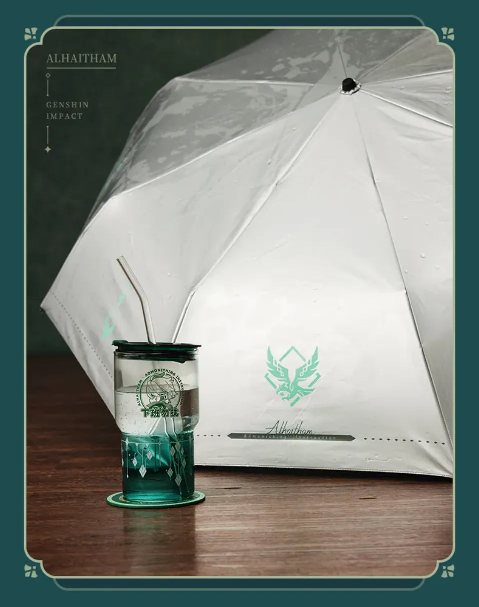 Close-up of Alhaitham tumbler lid and reusable glass straw