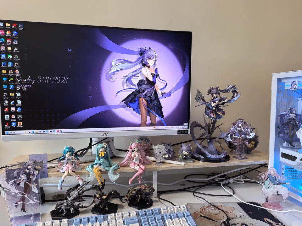 Keqing figure photographed next to anime merchandise in customer display