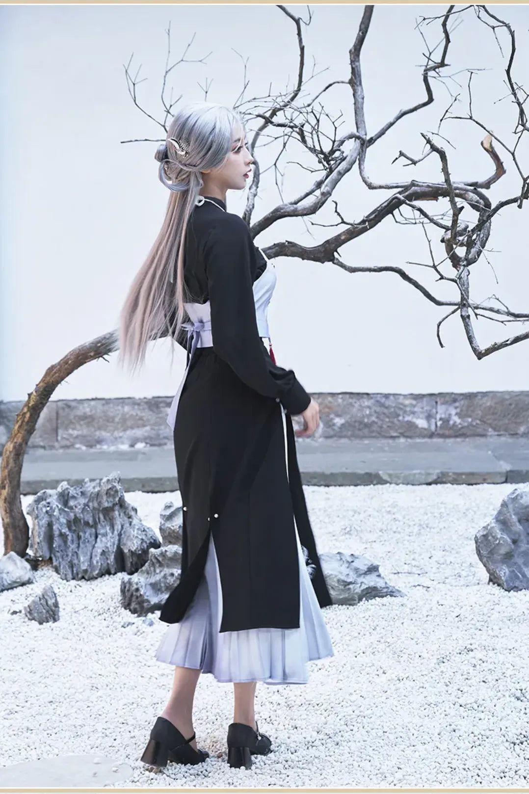 Genshin Impact Shenhe themed fashion accessories including bracelet scarf and outerwear details