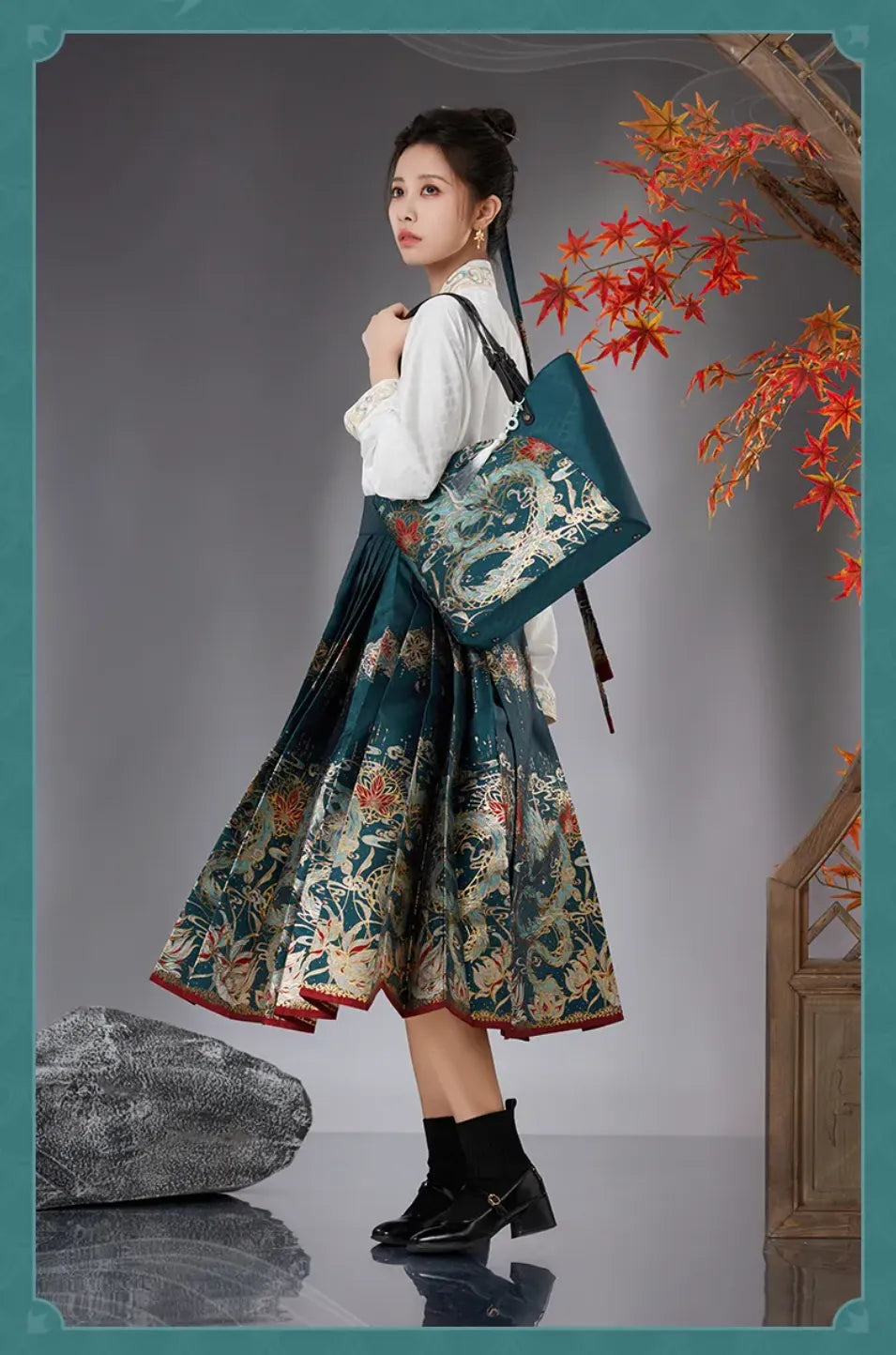 Dan Heng Imbibitor Lunae Tote Bag details featuring dragon jacquard fabric, tassel charm and bottom studs