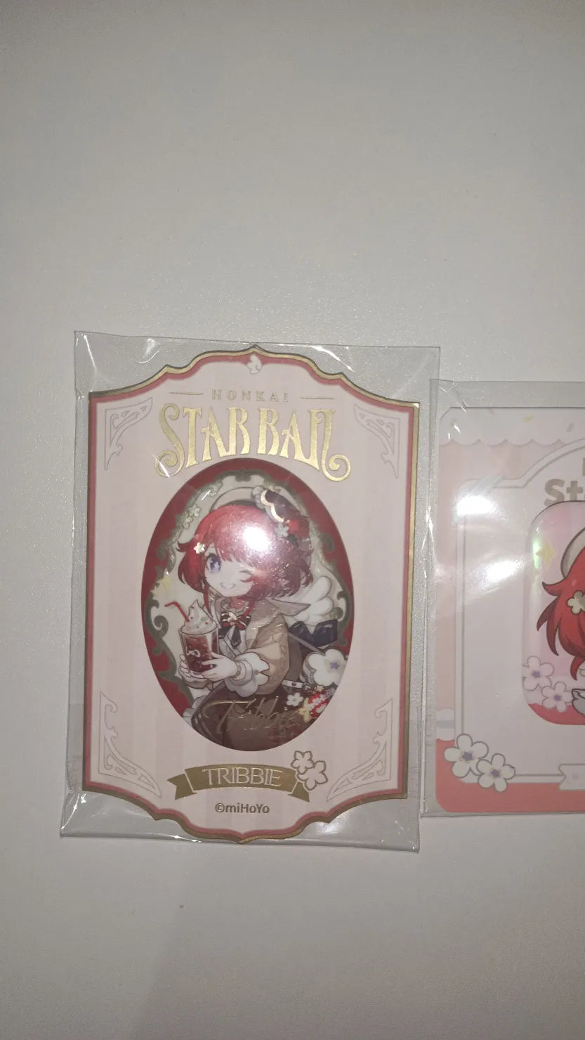 Honkai: Star Rail Express Travel Notes Tinplate-Abzeichen – Tribbie & Aglaea