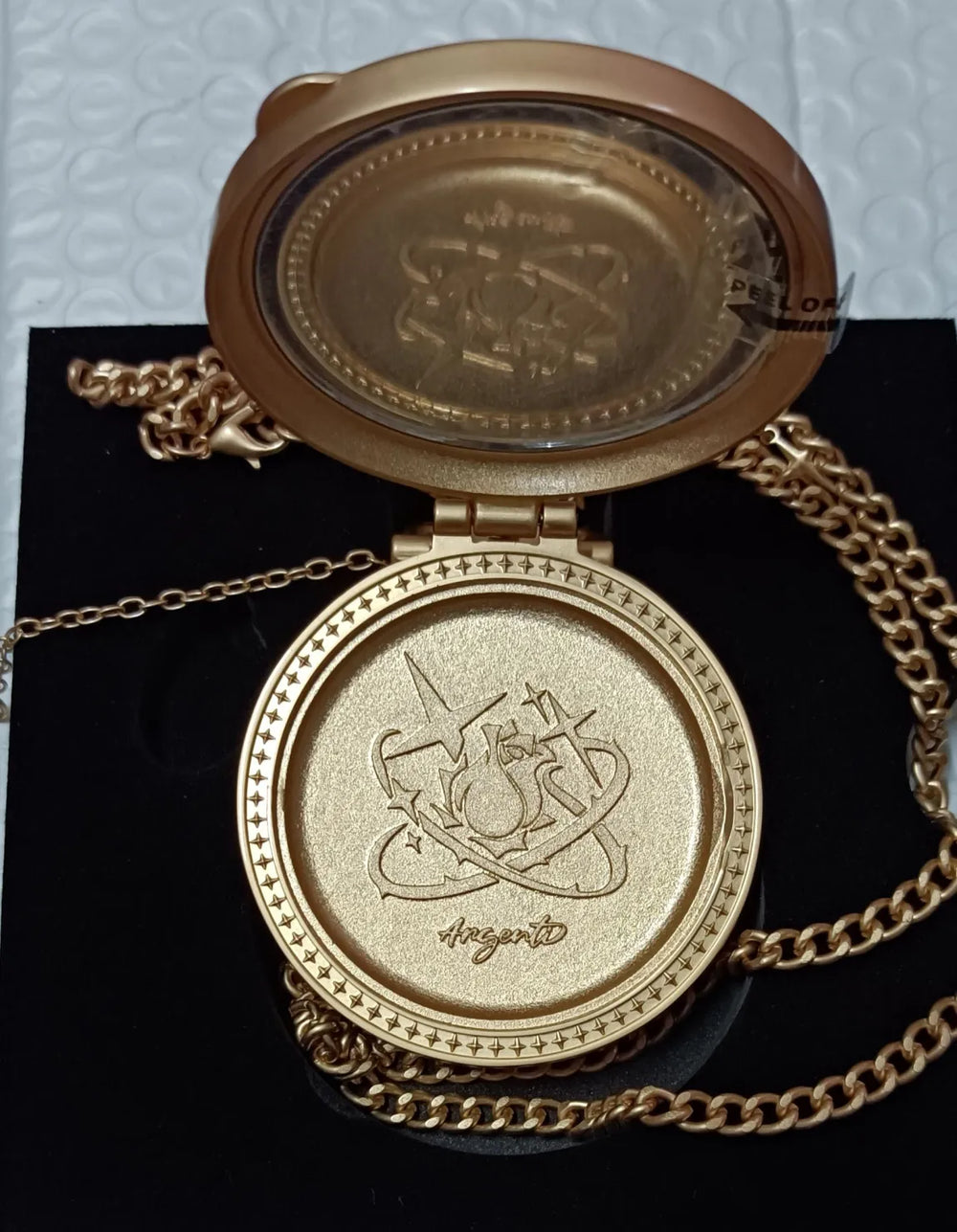 Honkai: Star Rail Peerless Beauty Series Pocket Watch-Style Metal Charm