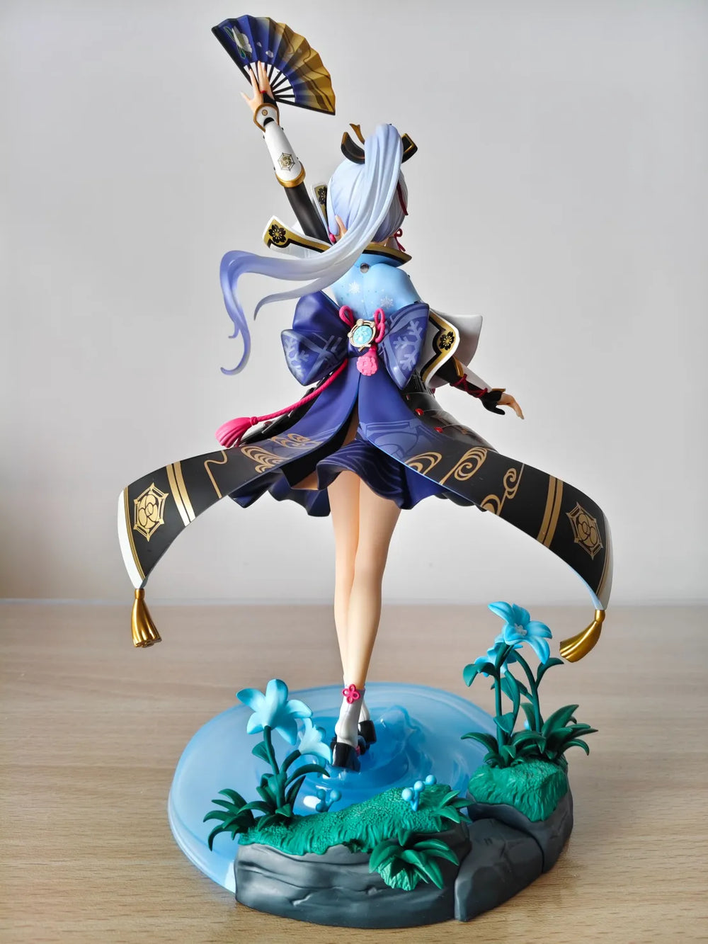 Figurine Genshin Impact Frostflake Ver. Échelle 1/7 – Kamisato Ayaka
