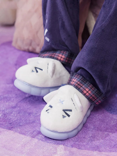 Side profile of Genshin Impact Citlali plush home slippers