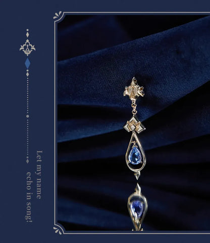 Pearl chain details on Furina themed earrings