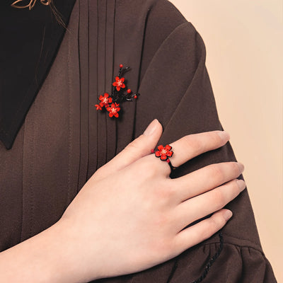 Hu Tao brooch wearing display outfit accessory styling