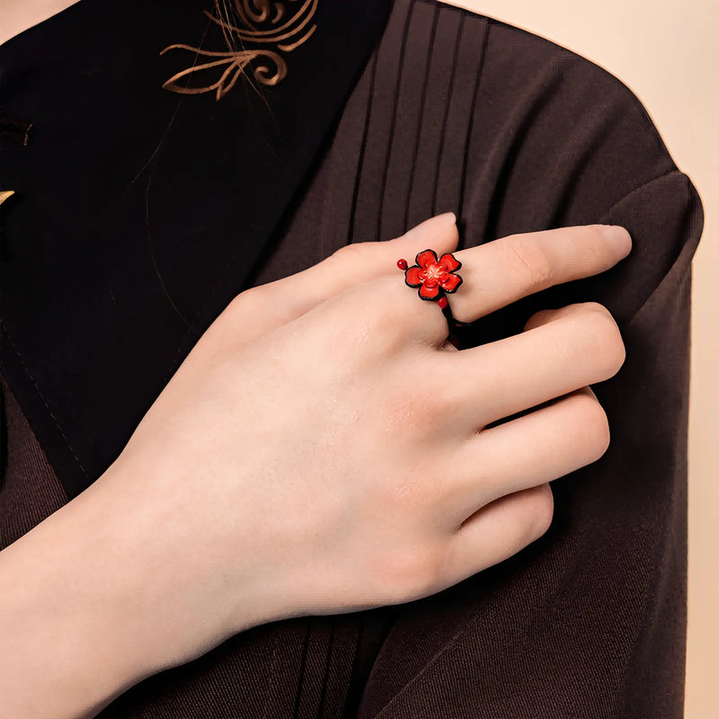 Hu Tao ring plum blossom detail design close up metal craftsmanship