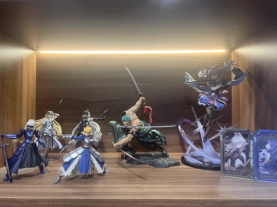 Customer photo showing Keqing figure standing on base with weapon details visible