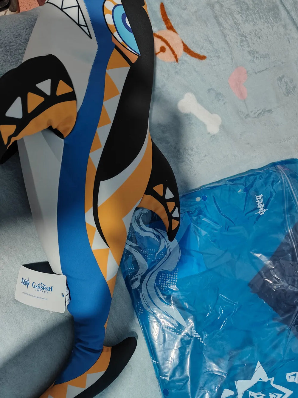 Genshin Impact Coussin Requin Mualani en Tissu Ice Silk