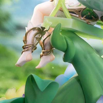 Nahida 1/7 figure with floral details and plant-themed base