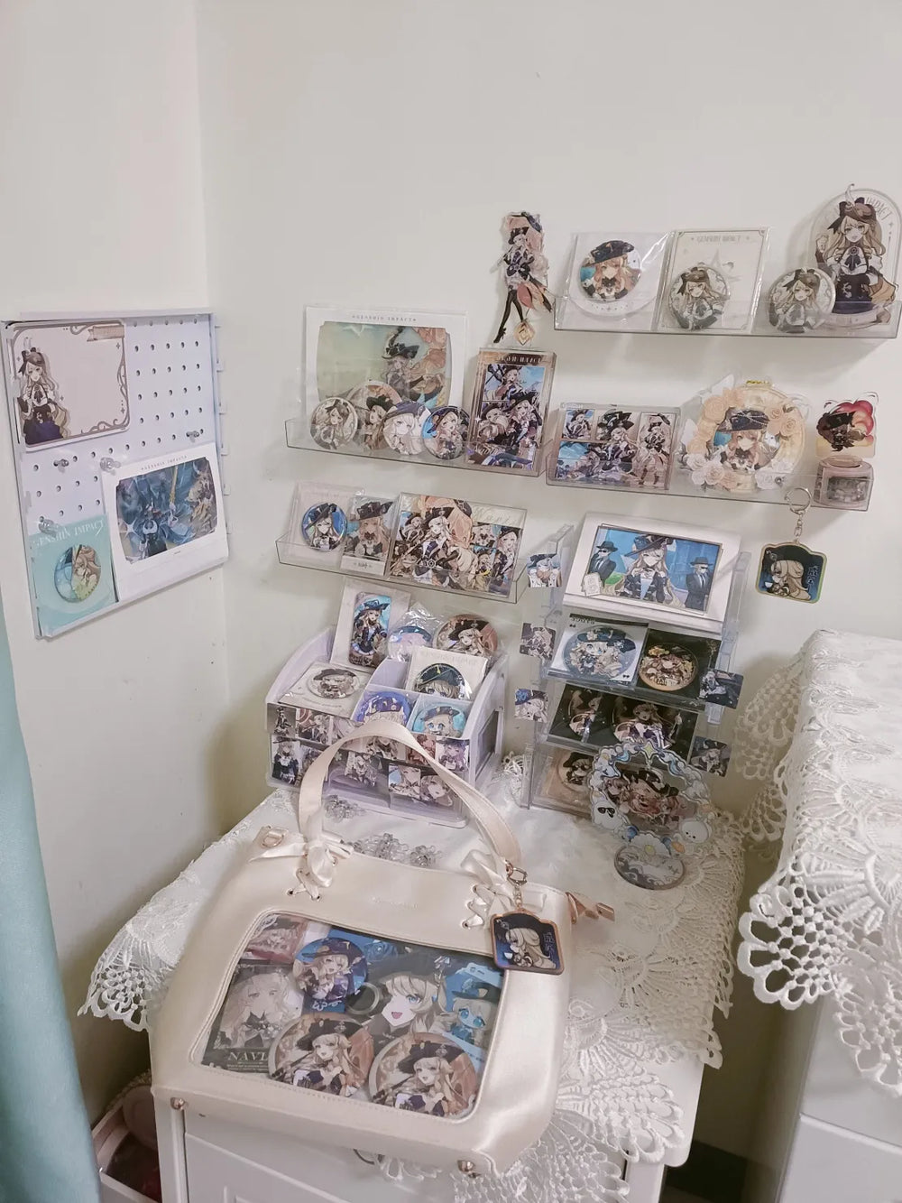 Genshin Impact Silken Dreams Series Insignias y Acrylic Stands
