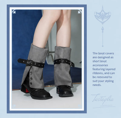 Tartaglia tall boots decorative chain close-up