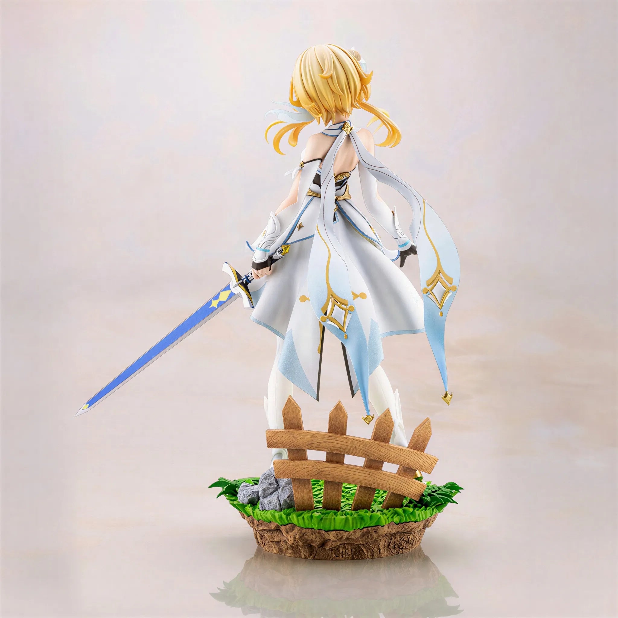 Genshin Impact Traveler Lumine figure side view with sword and flowing cape