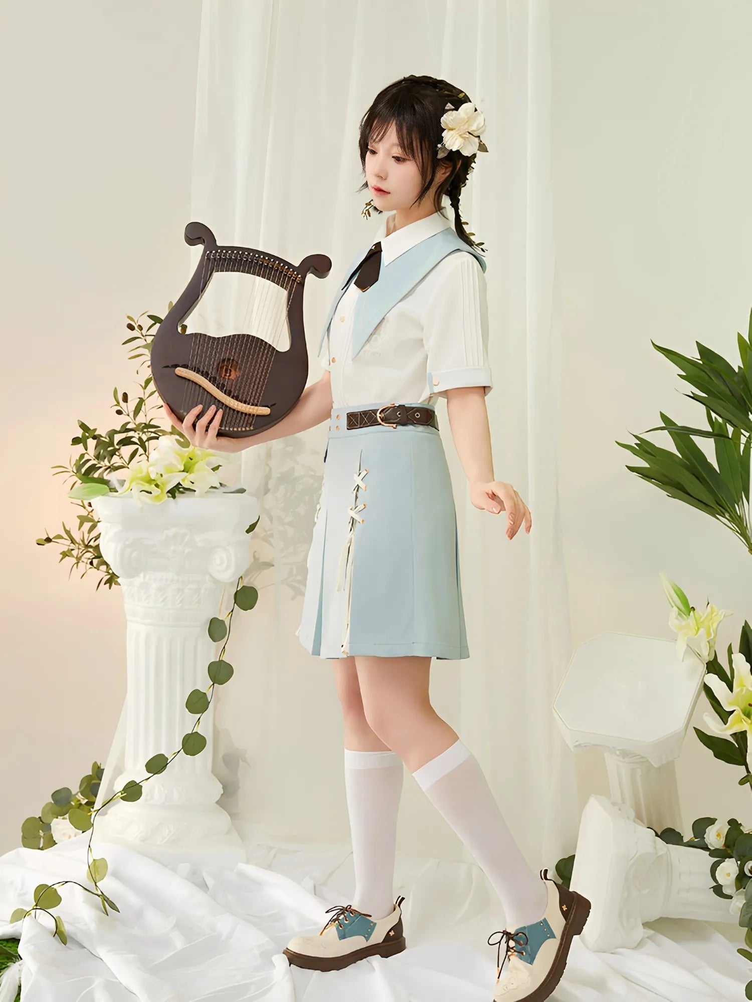 Genshin Impact Venti skirt full body model showcase outfit styling