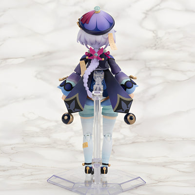 Qiqi action figure back design costume detail