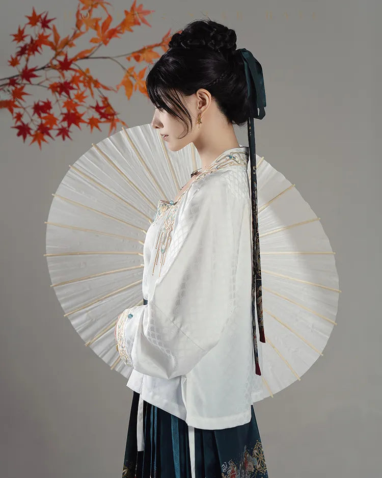 Model wearing Dan Heng Imbibitor Lunae short jacket with traditional Chinese style outfit