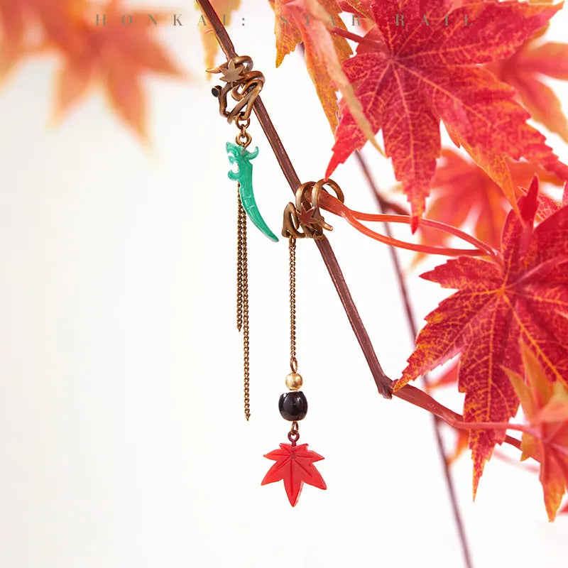 Dan Heng Impression Series jewelry featuring green decorative ear clip with connecting chain