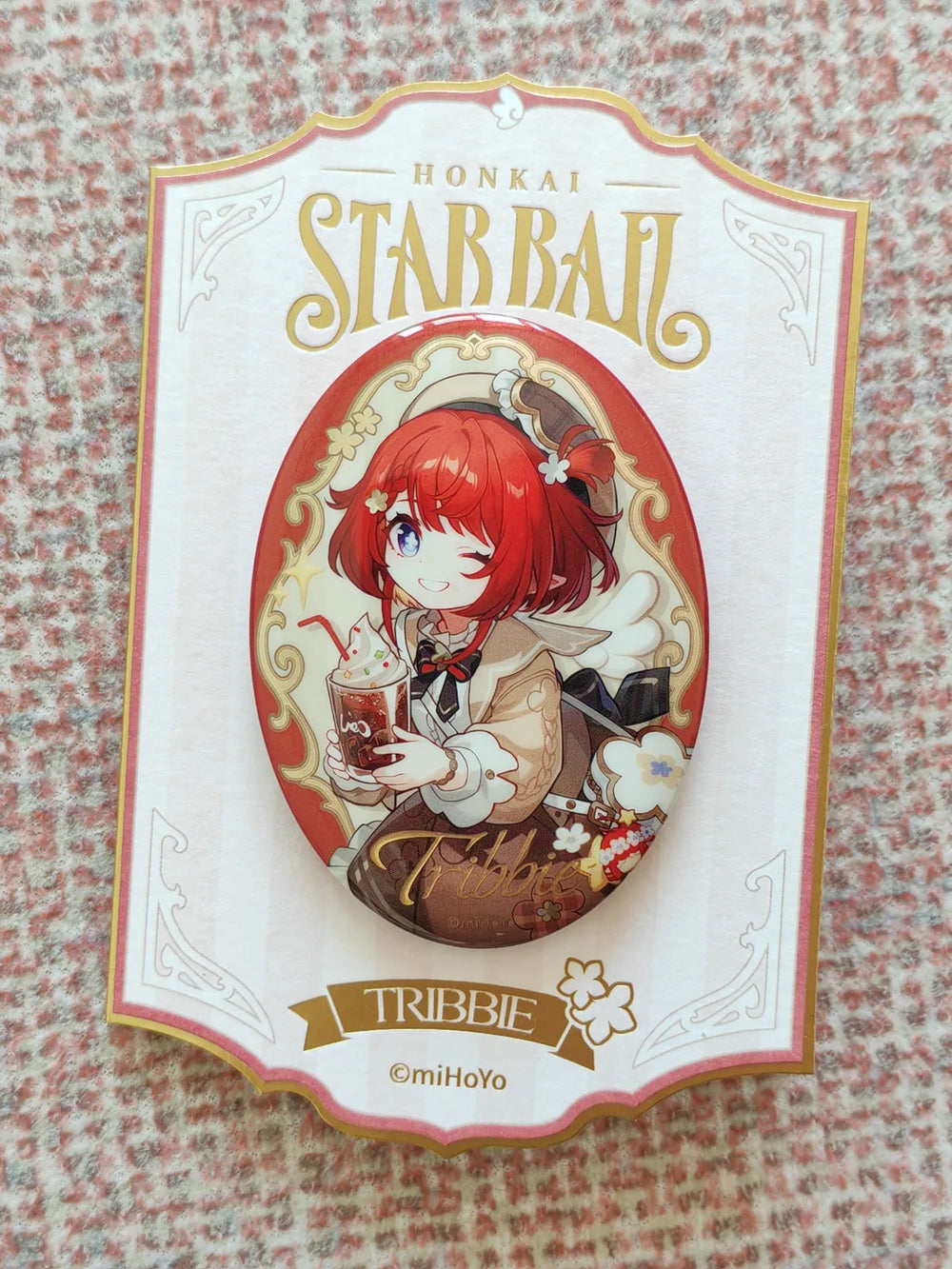 Honkai: Star Rail Express Travel Notes Tinplate-Abzeichen – Tribbie & Aglaea