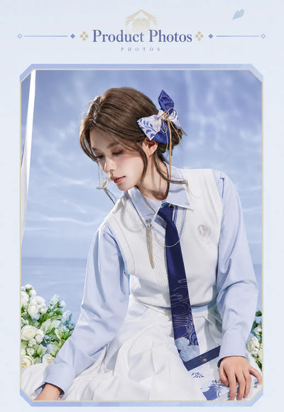 Butterfly bow accessory displayed as a keychain charm