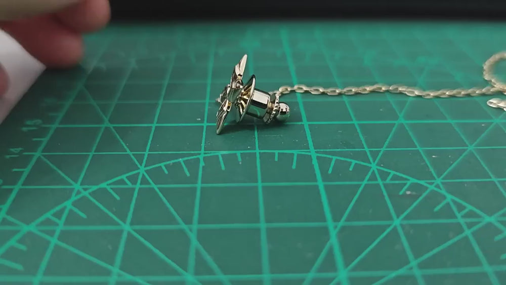 Broche Albedo Genshin Impact – Série Theme Impression